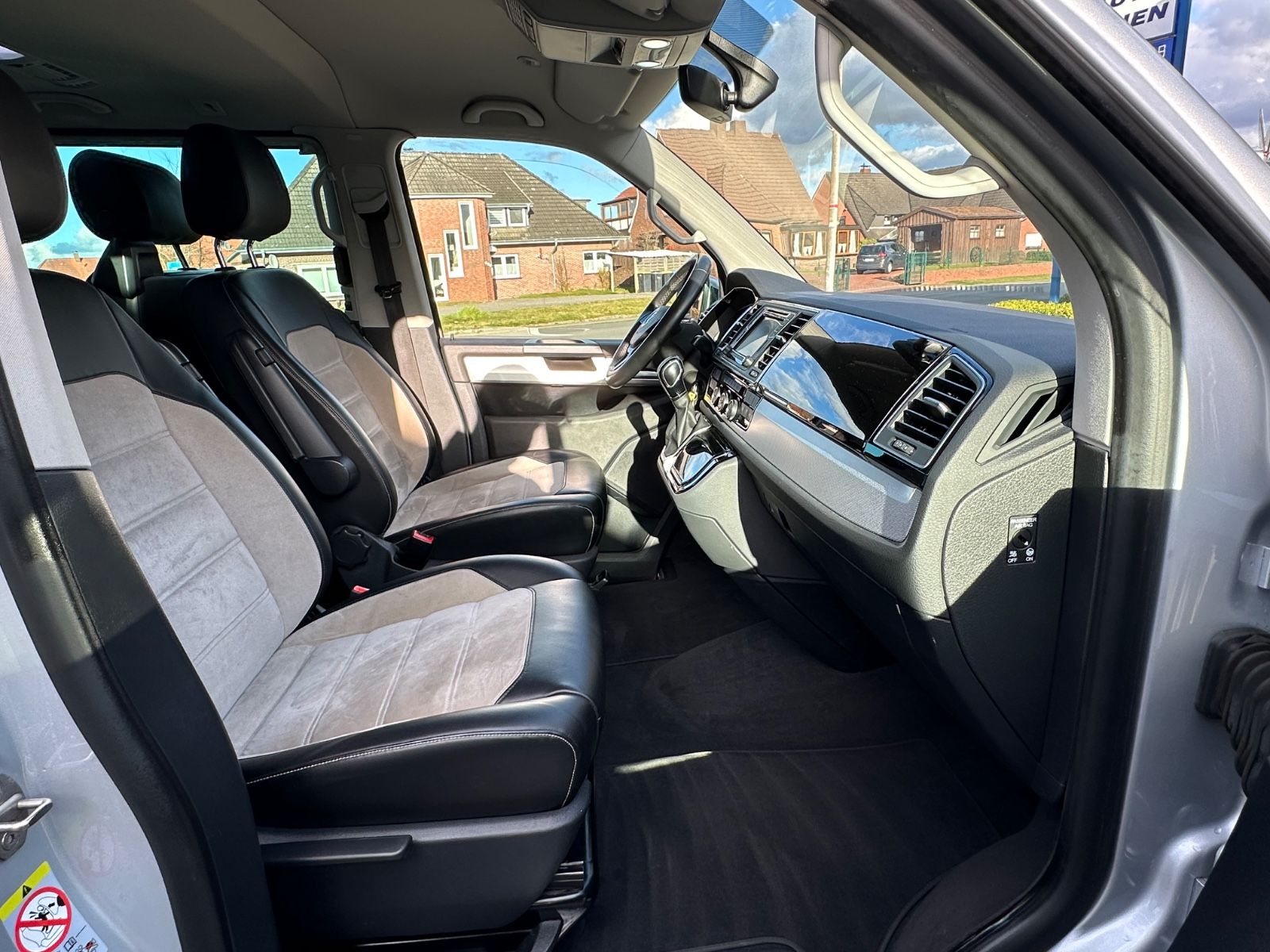 Fahrzeugabbildung Volkswagen T6 Multivan 2.0 TDI 4M Highline Standhzg/AHK/LED
