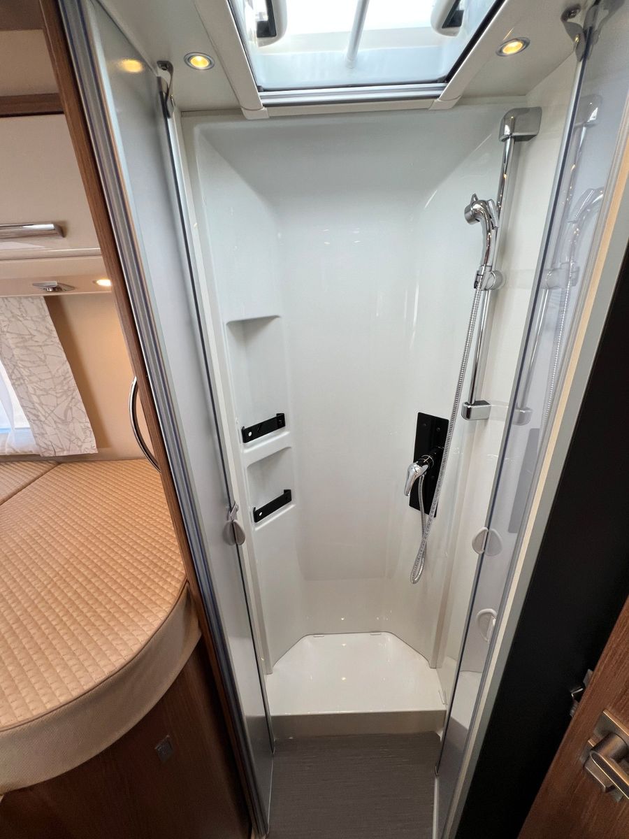 Fahrzeugabbildung Carthago C2-tourer I 147 RB-LE comfort 4.2t Mercedes