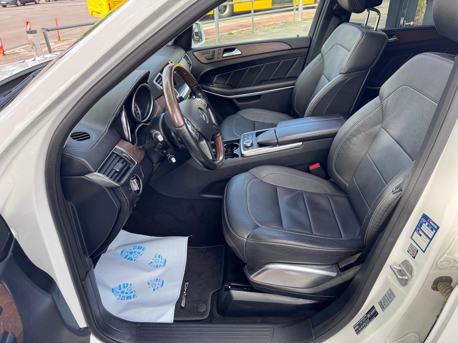 MERCEDES-BENZ GL 500 - 7 places