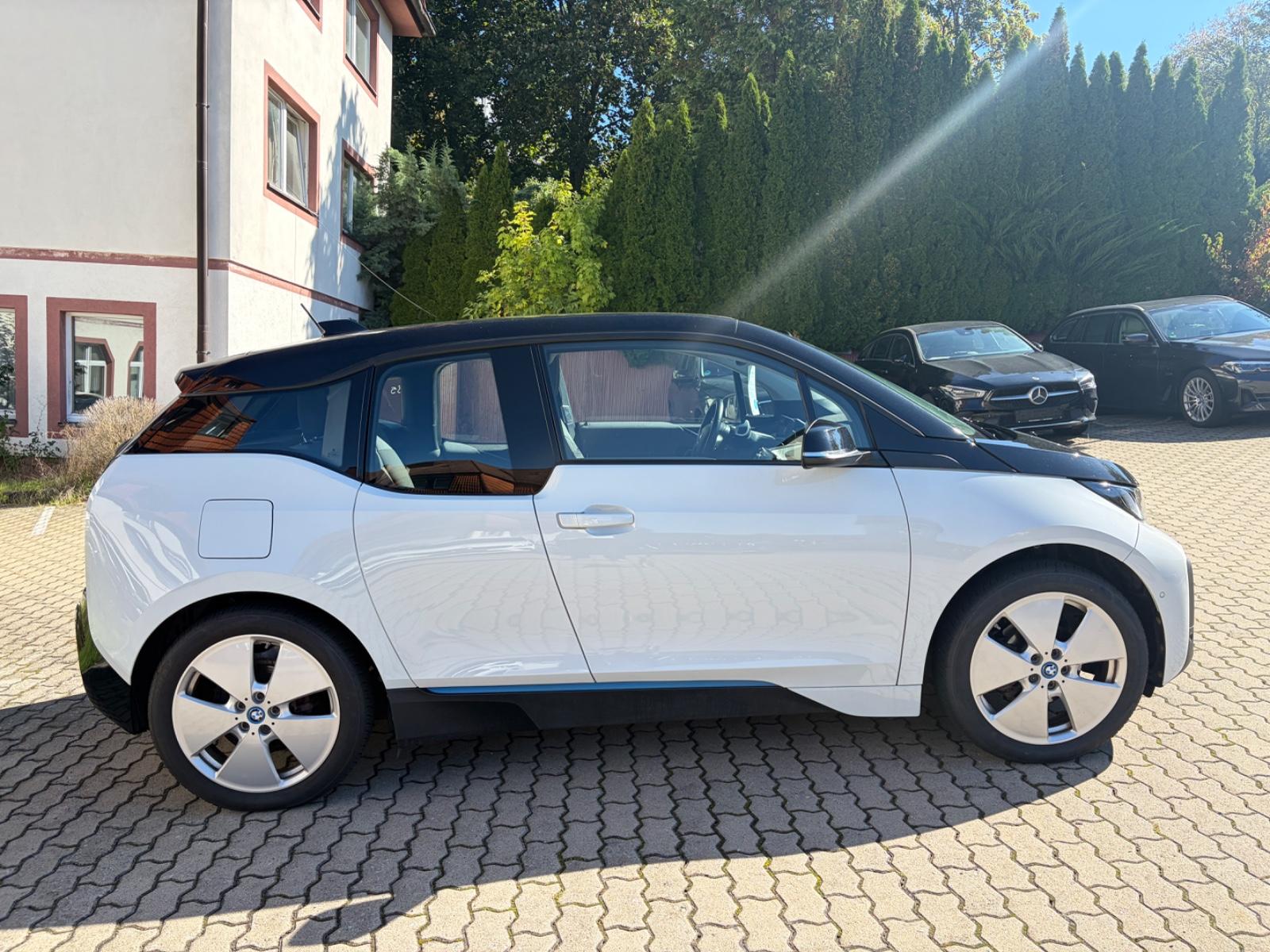 BMW i3*LED*Kamera*ParkAssistent*Multifunktionslenk.*