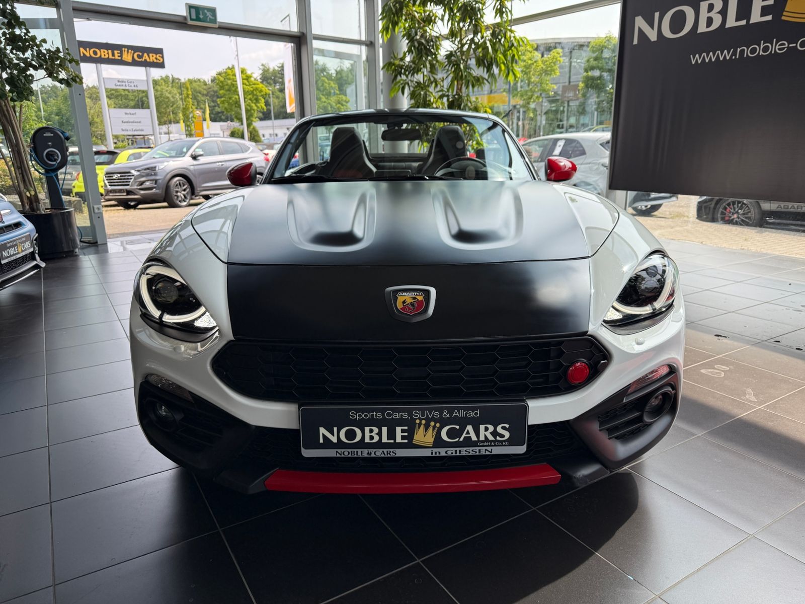 Fahrzeugabbildung Abarth 124 Spider LED LEDER ALU SHZ