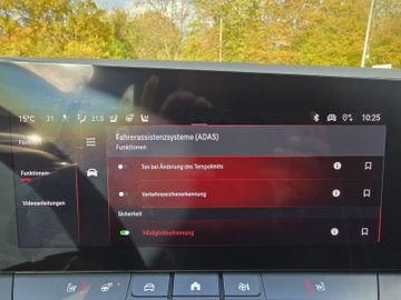 Bild 19 Opel Astra GS AT/NAVI/SHZ+LHZ/PDC vo+hi+360/ACC