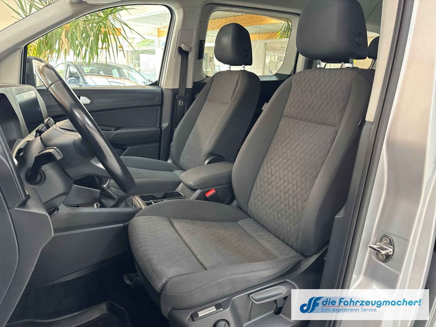 Fahrzeugabbildung Volkswagen Caddy Life Maxi 2.0 TDI EU6d AHK  *EXPORT