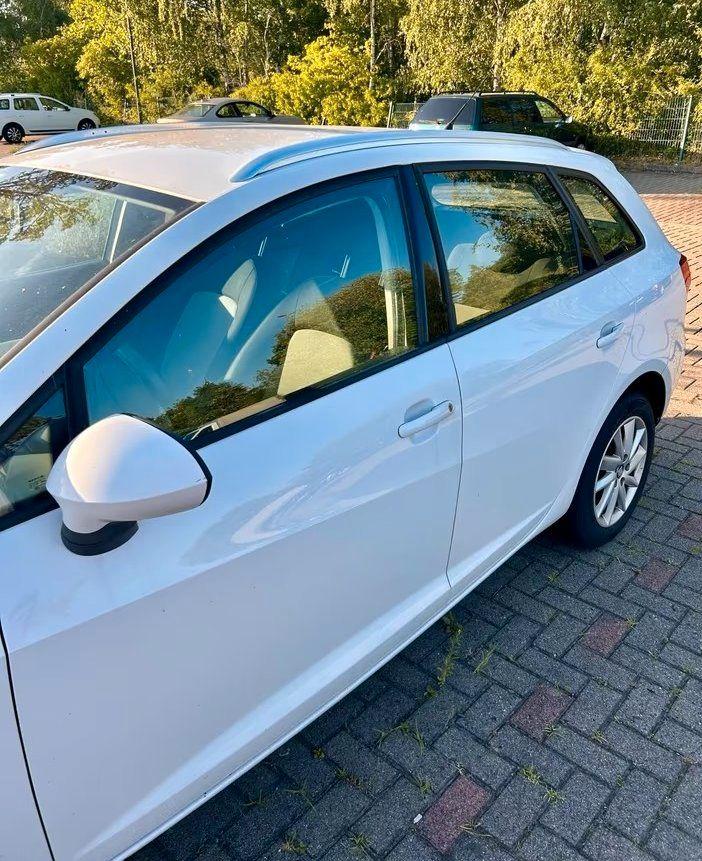 Seat Ibiza 2014 — rear view