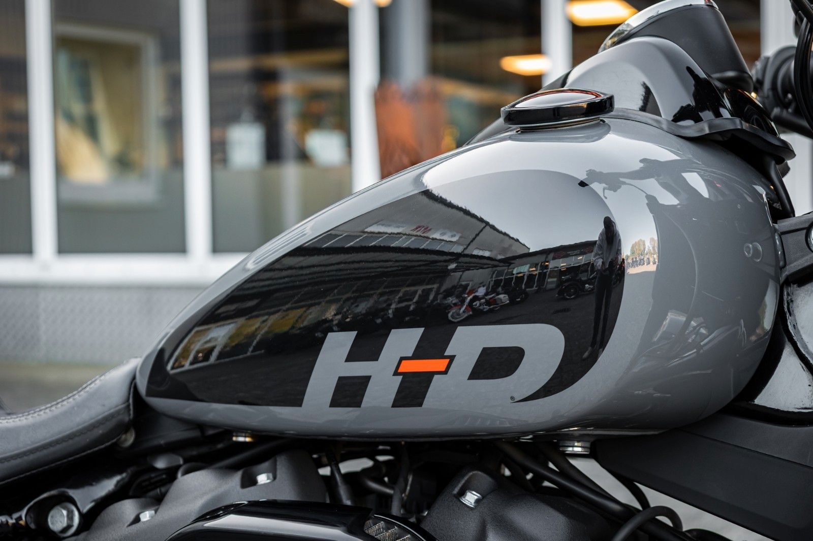 Fahrzeugabbildung Harley-Davidson FXFBS FAT BOB 114 CUI SOFTAIL - JEKILL&HYDE -