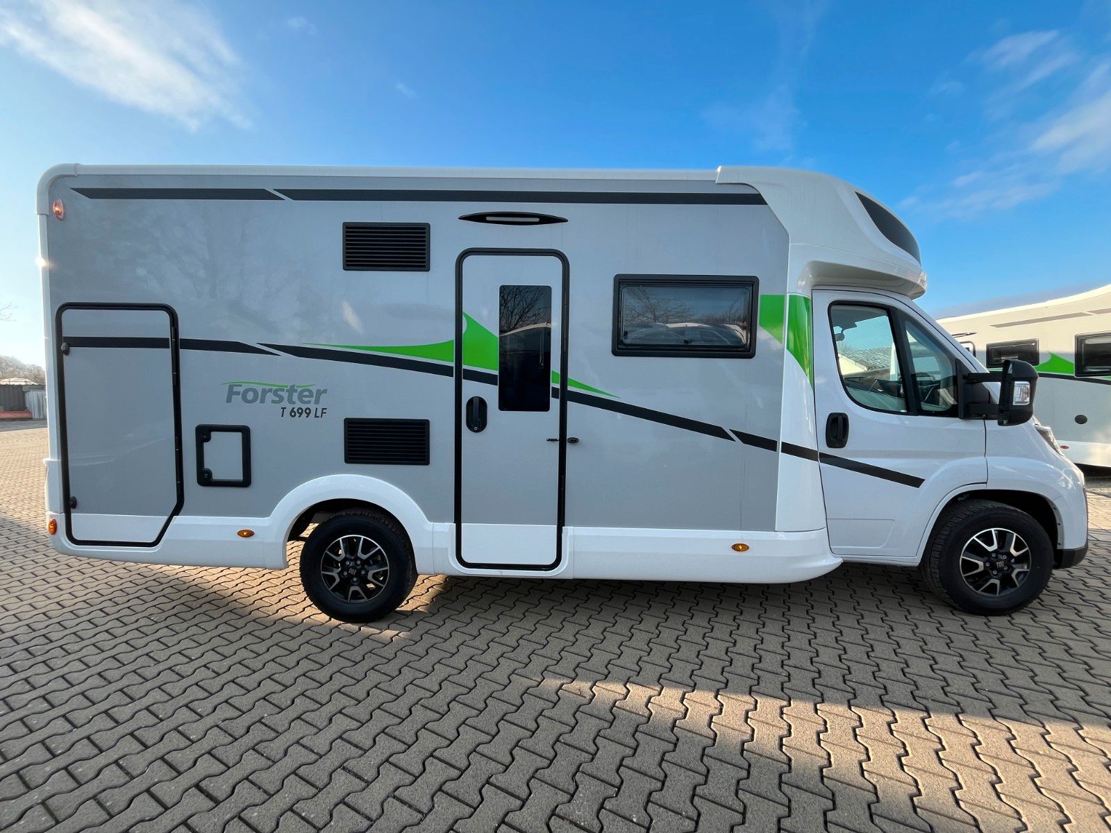 Fahrzeugabbildung Forster T 699 LF *Modell 26*Winterpaket*RFK*