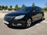 Opel Insignia A Sports Tourer Design Edition*6-GANG* - Opel Insignia: Design Edition