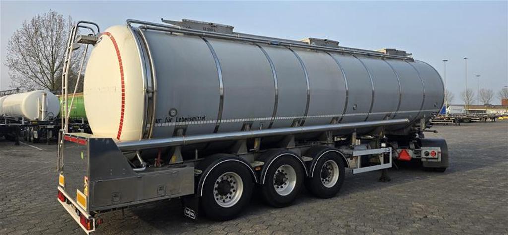 Vanhool Trailer Tanker Edible 35 M3 Capacity in Liters