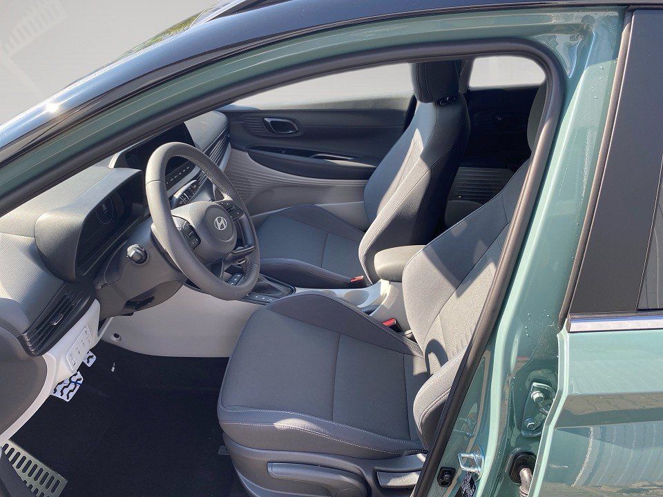 Fahrzeugabbildung Hyundai BAYON 1.0T 100PS DCT Prime Assi Dachlackierung