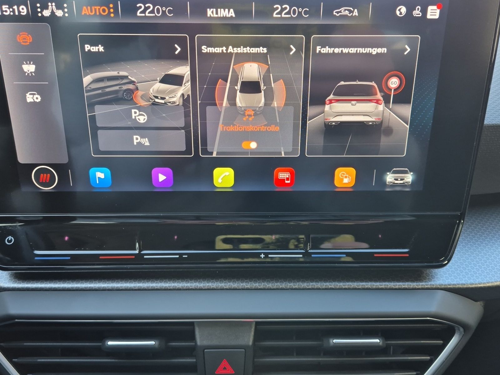 Fahrzeugabbildung SEAT Leon ST TDI Style DSG LED Navi AID beats ACC RFK