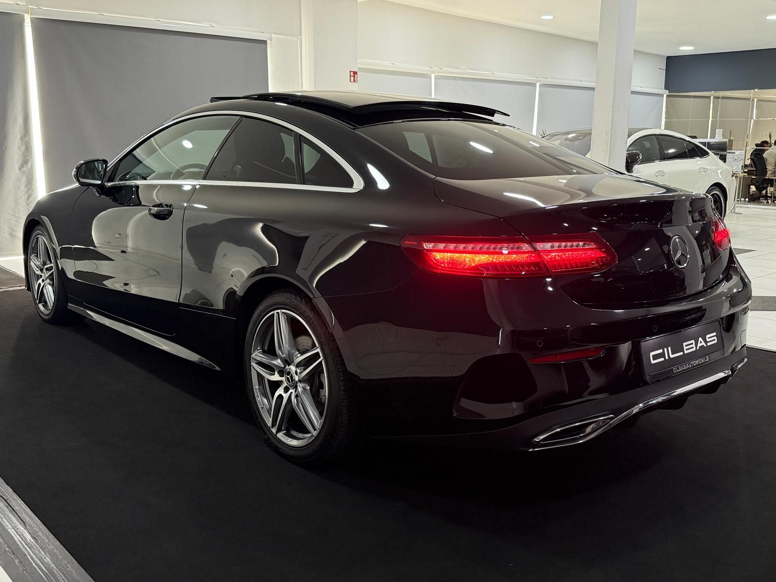 Mercedes-Benz E 300 d Coupe  AMG-Line 9G*PANO*AMBIENTE*KAM*DAB foto 12