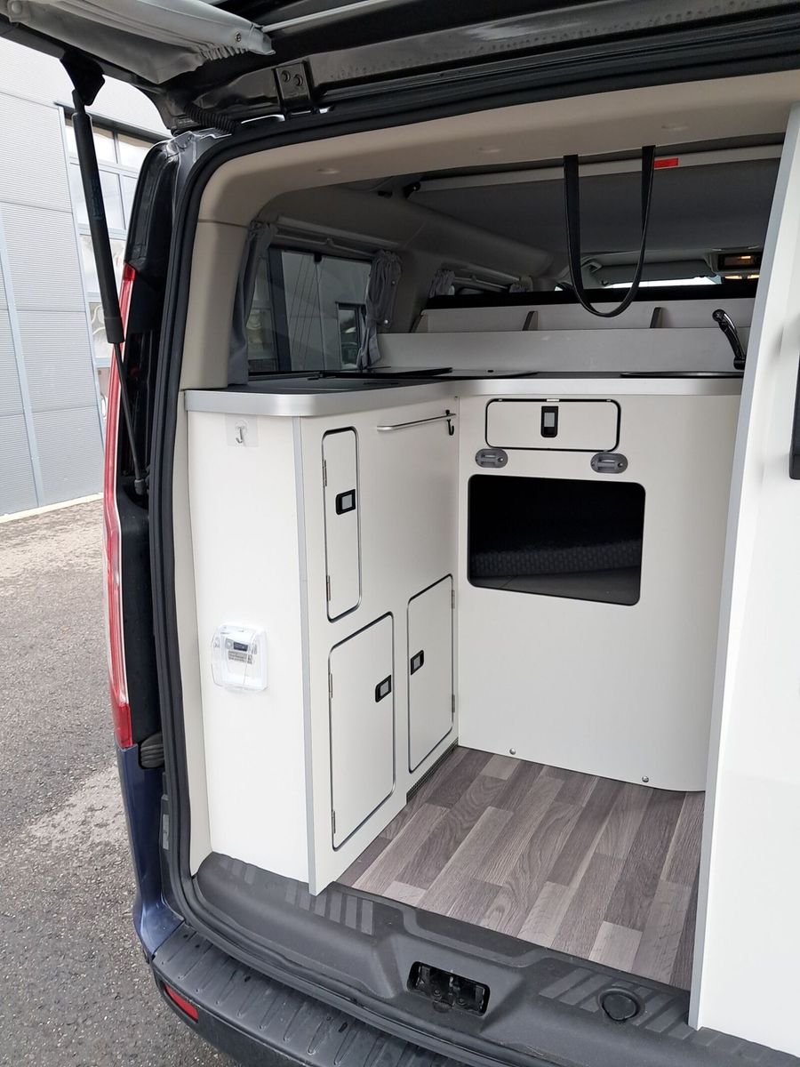 Fahrzeugabbildung Ford Nugget . Küche,AHK,RK