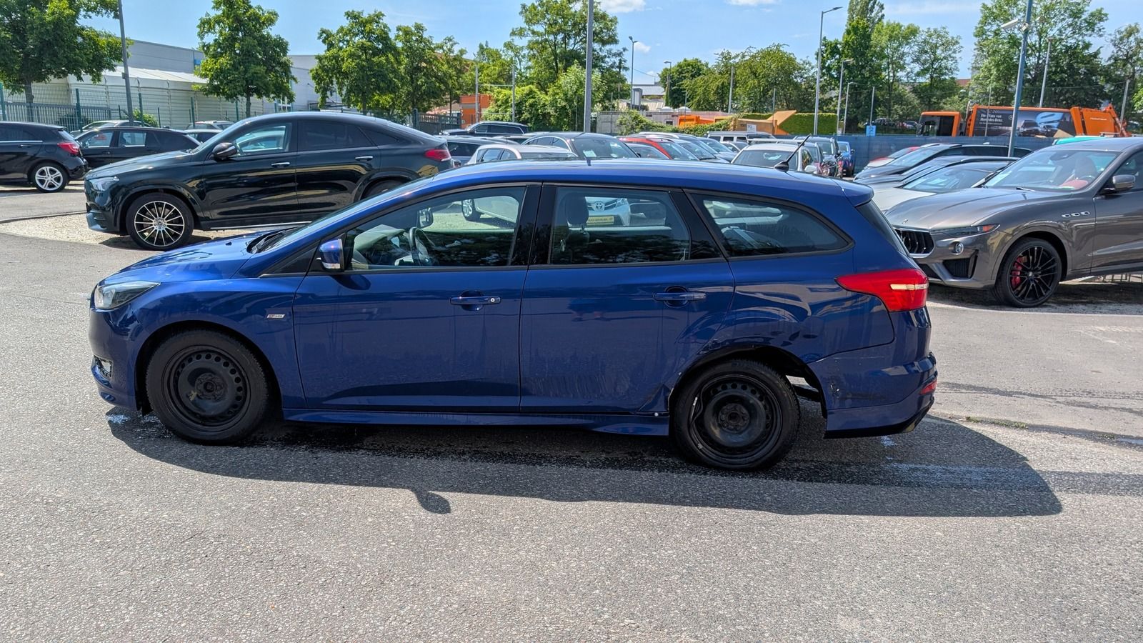 Fahrzeugabbildung Ford Focus Turnier 1.0 eco Boost * beh. FS * SHZ * PD
