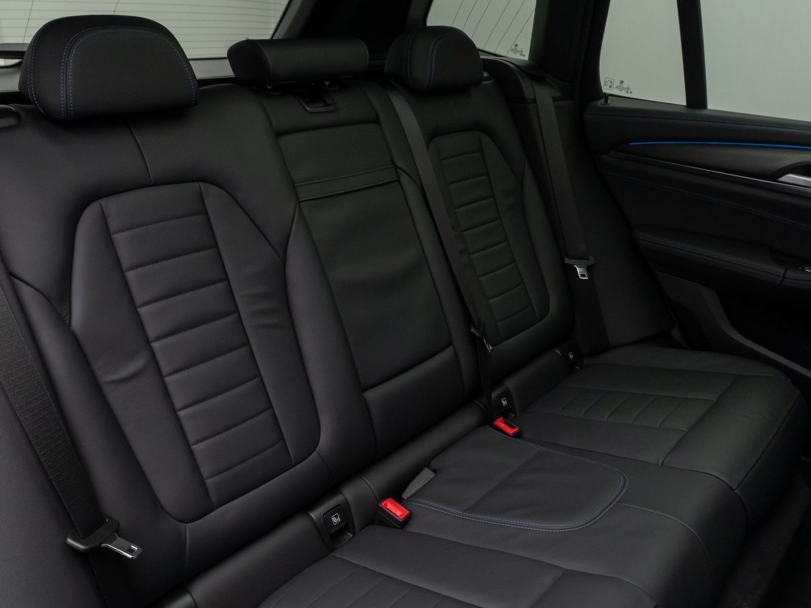 Fahrzeugabbildung BMW iX3 Impressive M Sport Panorama 360°HUD DAB H/K