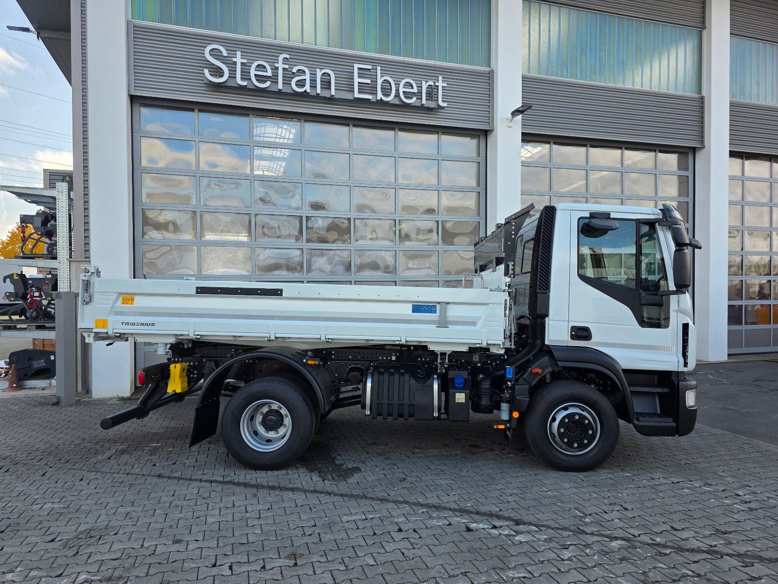 Fahrzeugabbildung Iveco Eurocargo ML160E32 4x2 Kipper, Klima, 2 x AHK