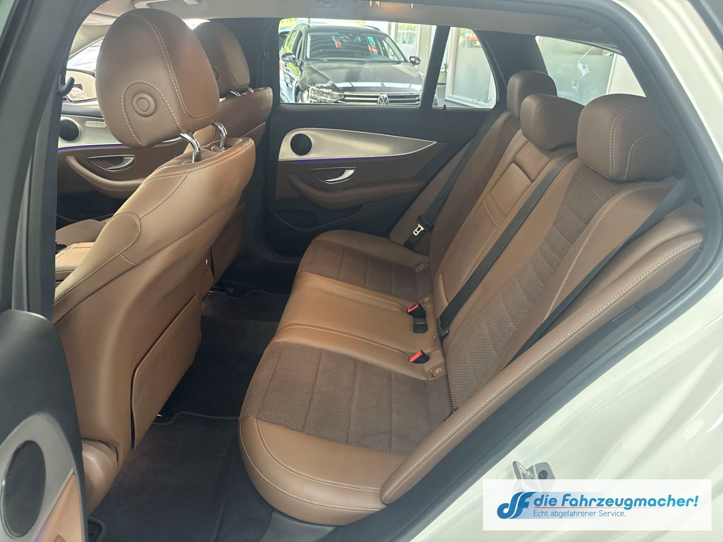 Fahrzeugabbildung Mercedes-Benz E 300 T-Modell de Niveau Navi Digitales Cockpit