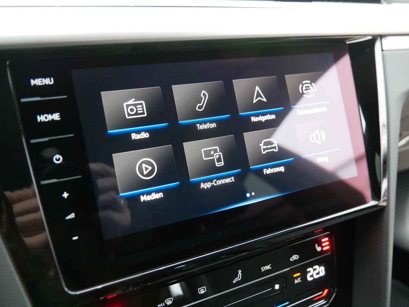 Fahrzeugabbildung Volkswagen Arteon SB 2.0 R-Line DSG AHK MATRIX NAVI SHZ ALU