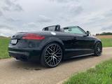 Audi TT RS Roadster 2.5 TFSI quattro - - Audi TT RS mit Benzin-Antrieb