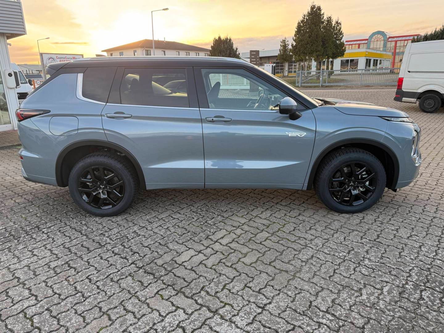 Fahrzeugabbildung Mitsubishi Outlander Plug-in TOP