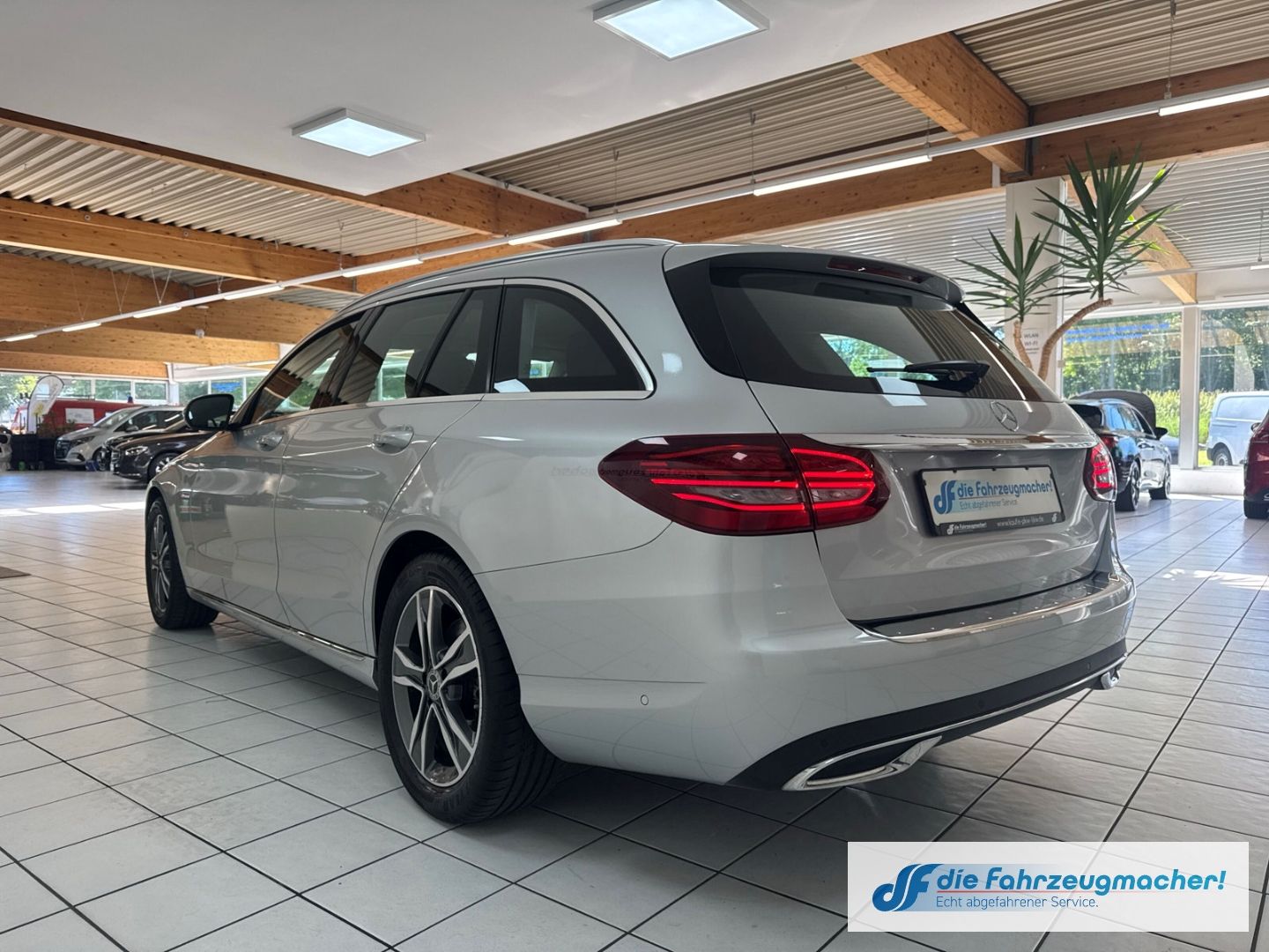 Fahrzeugabbildung Mercedes-Benz C 180 T AVANTGARDE LED Kurven Ambiente El. Heck