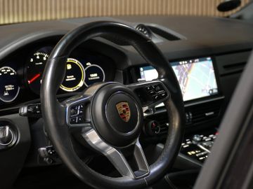 Porsche Cayenne - 5