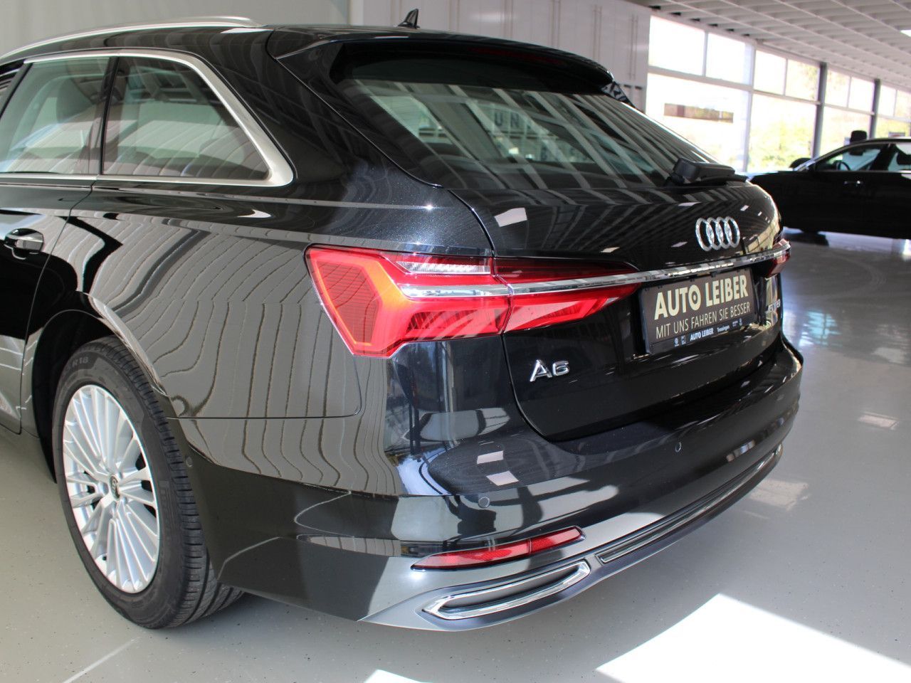 Fahrzeugabbildung Audi A6 Avant 45 TFSI design ACC/Leder/RFK/LED