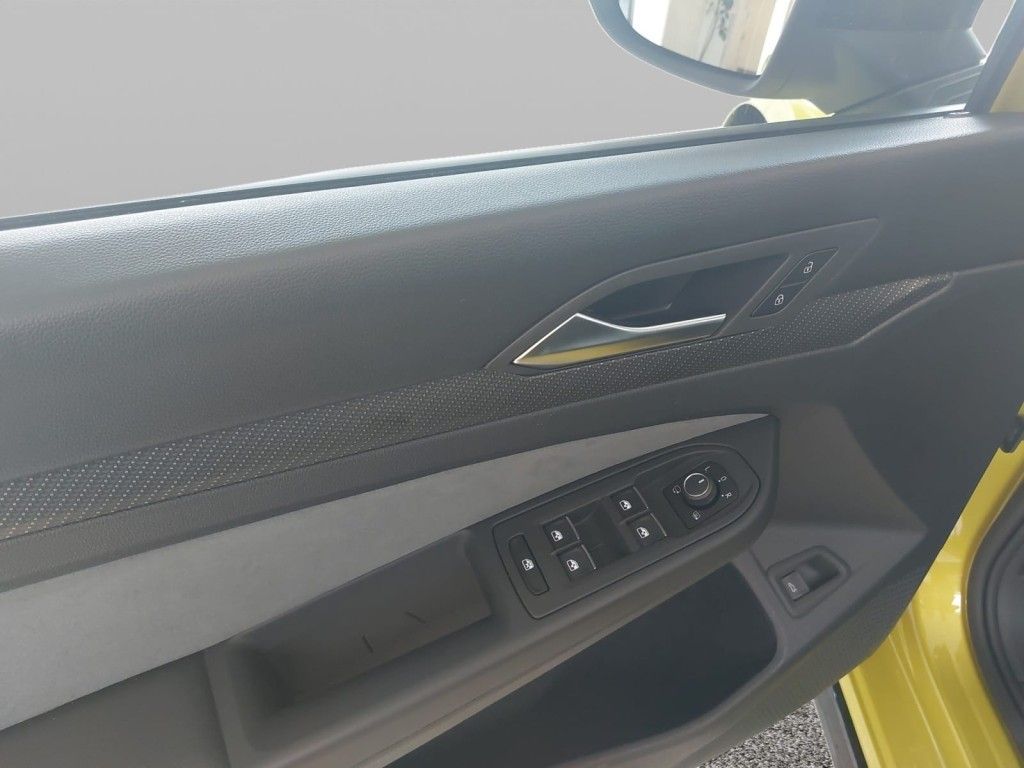Fahrzeugabbildung Volkswagen Golf Variant 2.0 TSI OPF 4Motion DSG R-Line