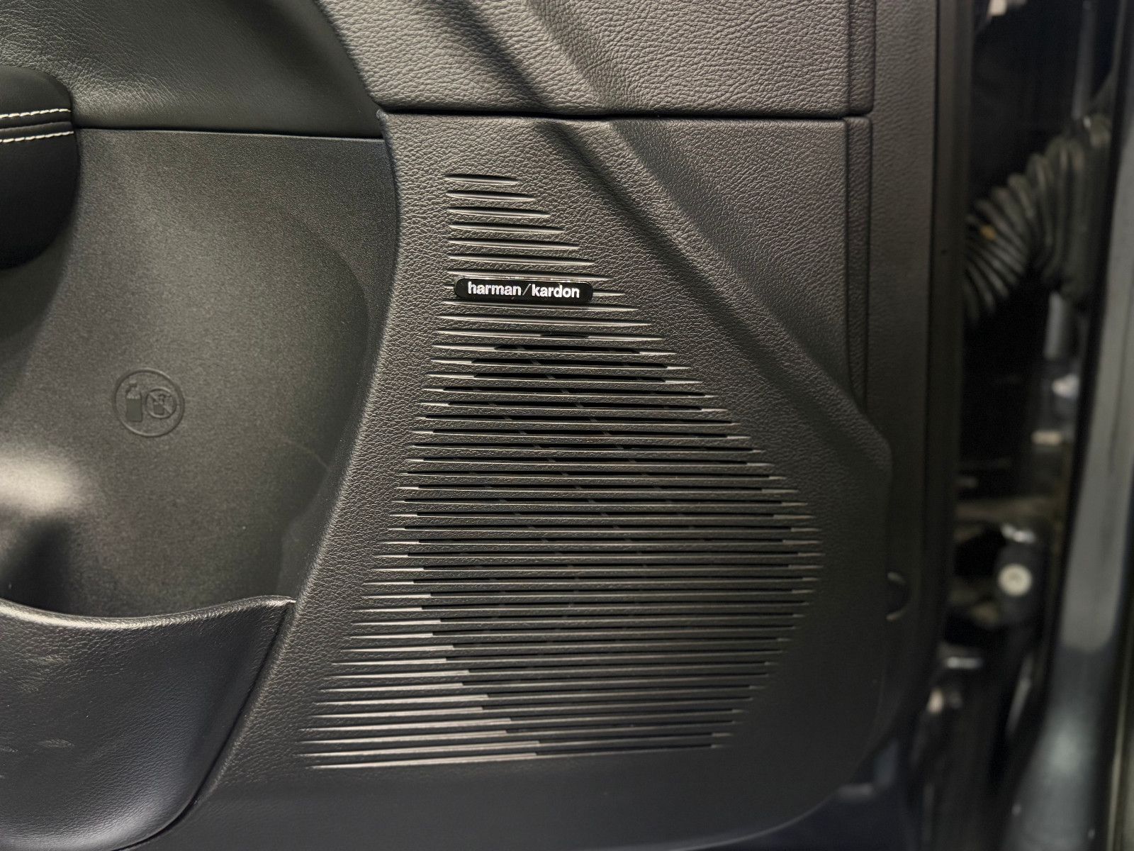 Fahrzeugabbildung Dodge Challenger SRT Hellcat |H/K|KW|GME
