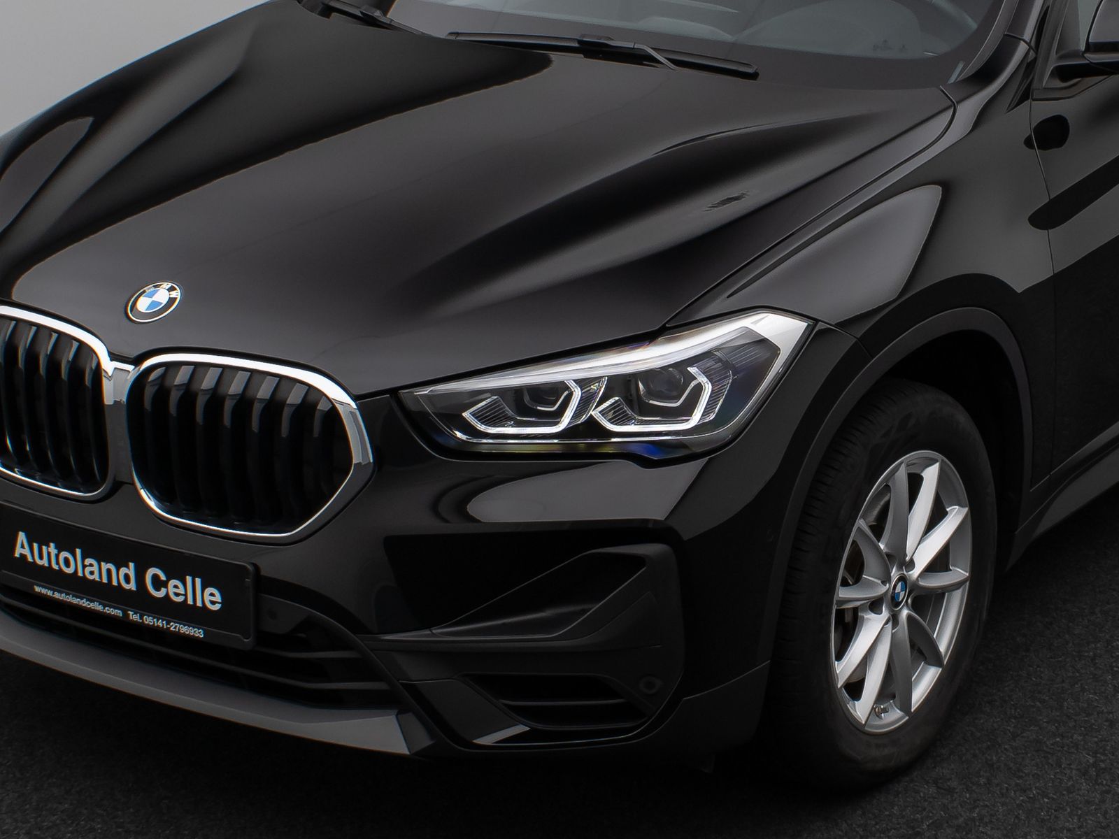 Fahrzeugabbildung BMW X1 sD20i Kamera HUD DAB Alarm Geschwindigkeitsre