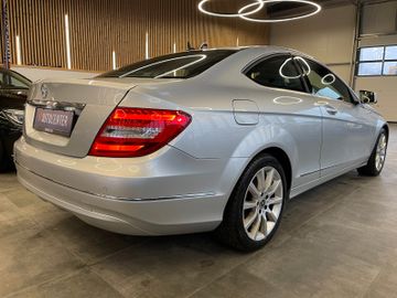 Mercedes-Benz C 180 Coupe CGI *Bi-XENON*PDC*NAVI*SHZ*