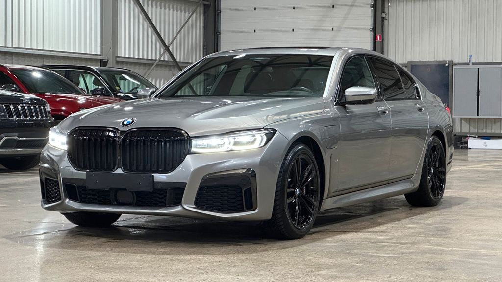BMW 745