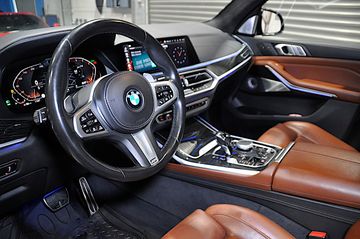 BMW X7 - 7