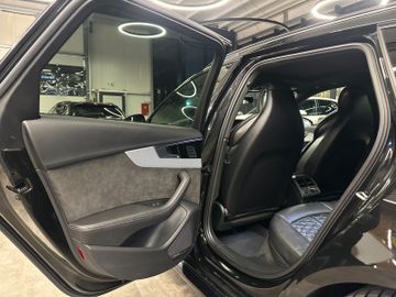 Audi RS4 Avant 2.9 TFSI quattro*HUD*Navi*Klima*SHZ*BT