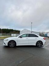 Mercedes-Benz A 250 AMG Line Limo/ 8 fach Bereift/ Pano - Mercedes-Benz A 250 in Essen