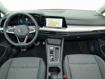 Volkswagen Golf VIII 1,5 eTSI  DSG Move Navi SITZHZG LederM