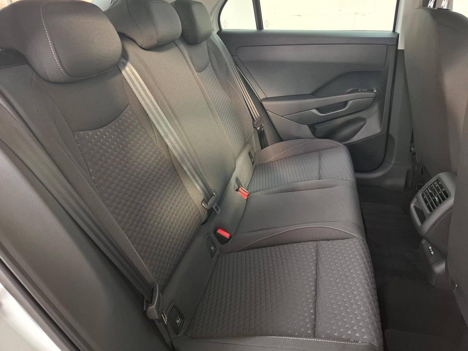 Fahrzeugabbildung Volkswagen T-Roc 1.5 eTSI DSG Trend + Light Assist+Garantie