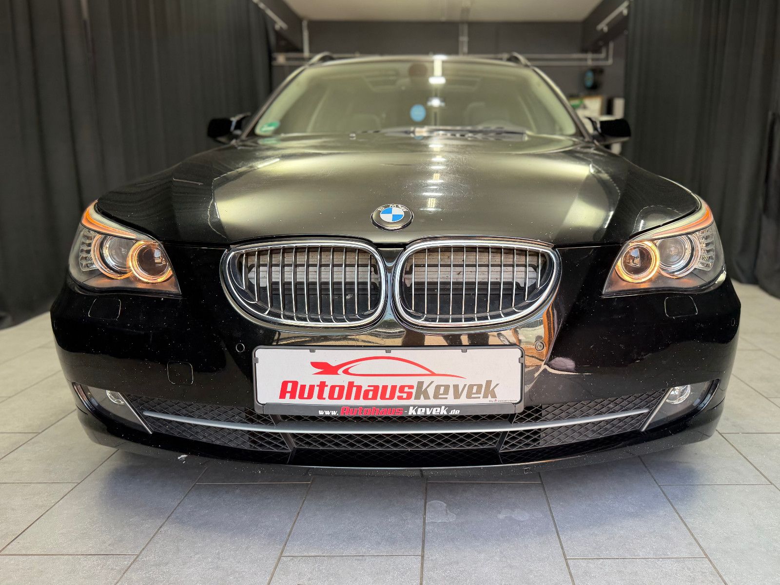 Fahrzeugabbildung BMW 523I Touring |PDC|PANO|NAVI|LEDER