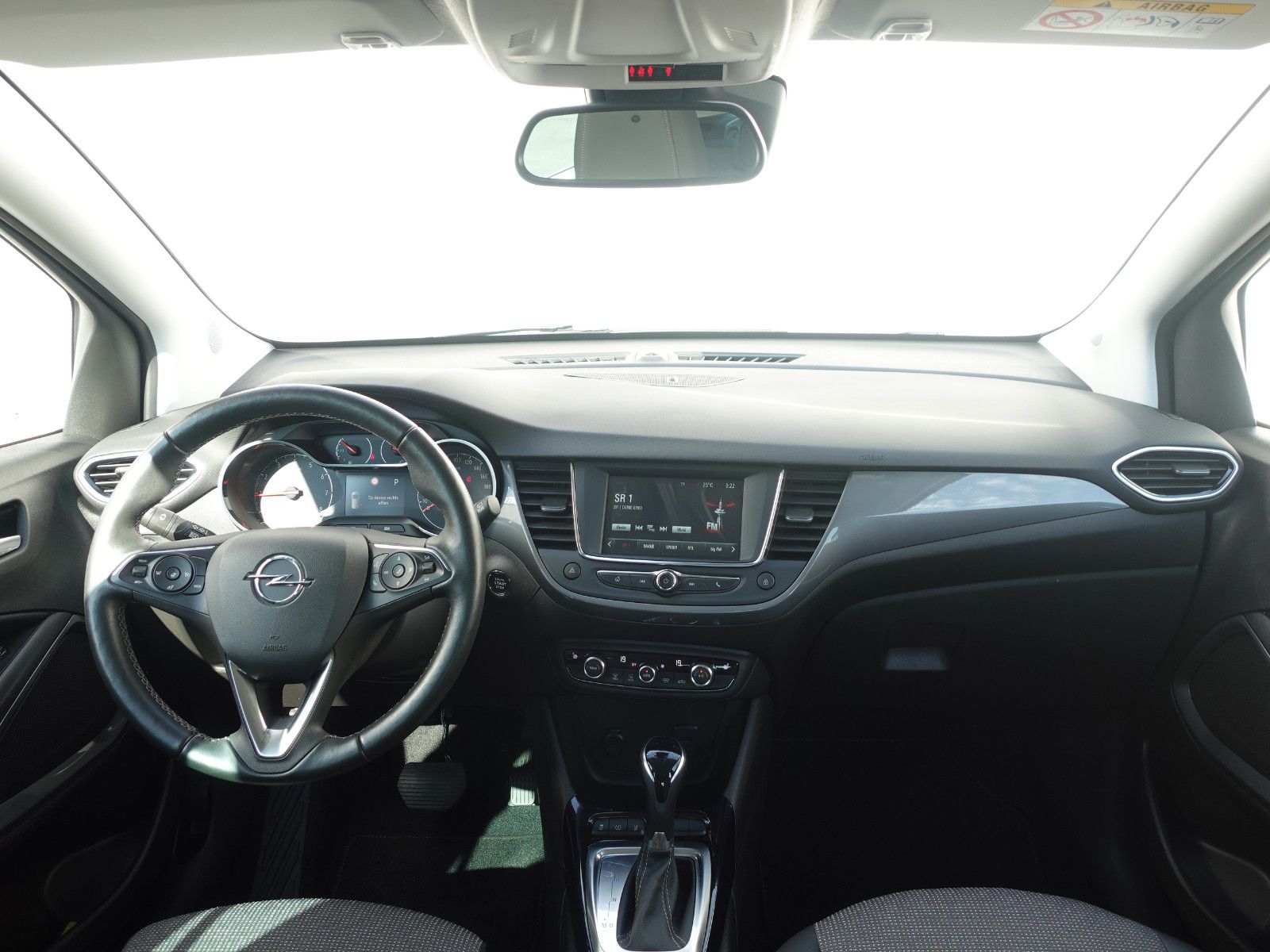 Fahrzeugabbildung Opel Crossland 1.2T AUTOMATIK,Kamera,Sitzhzg,LED,17"