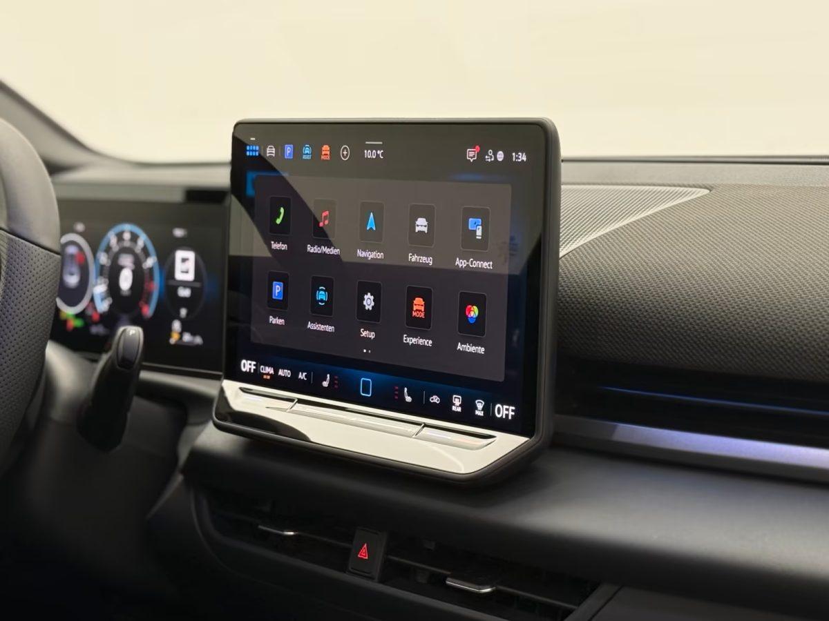 Volkswagen T-Roc 1.5 eTSI DSG R-Line +ASSISTENZ+360CAM+HUD+
