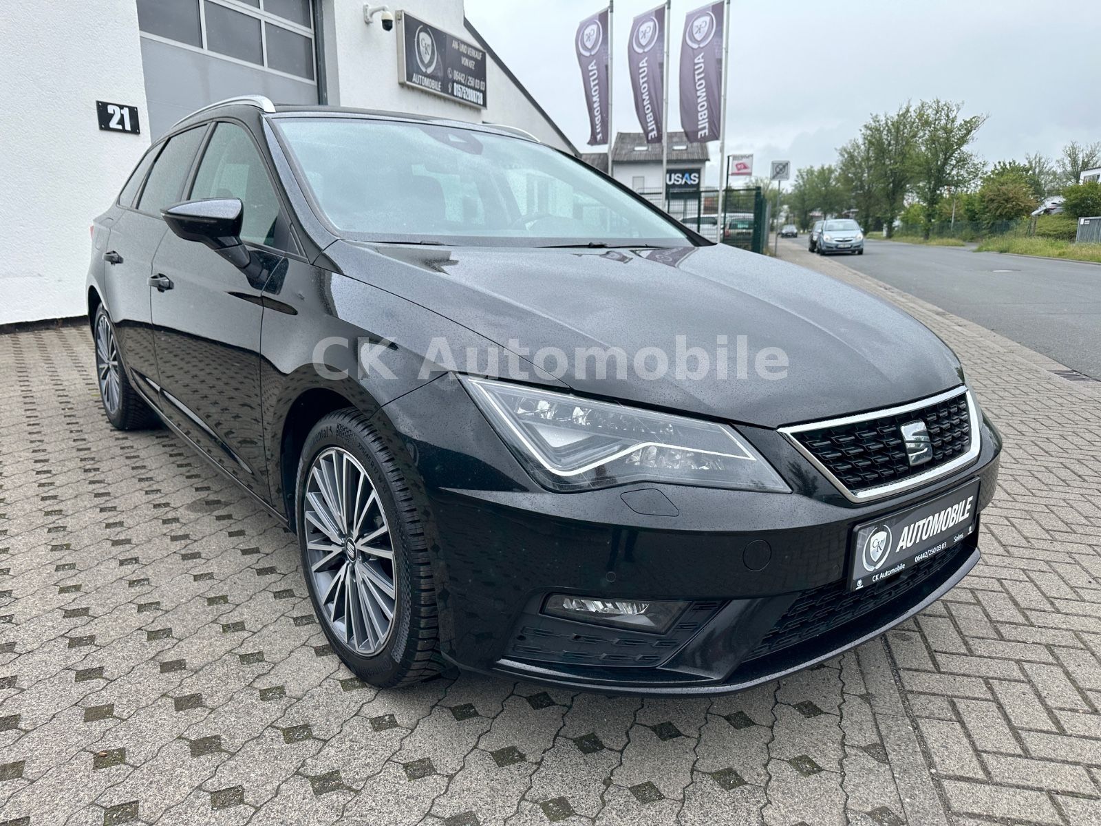 Fahrzeugabbildung SEAT Leon ST Style Automatik/Navi/Pano/Klimaa/LED/AHK