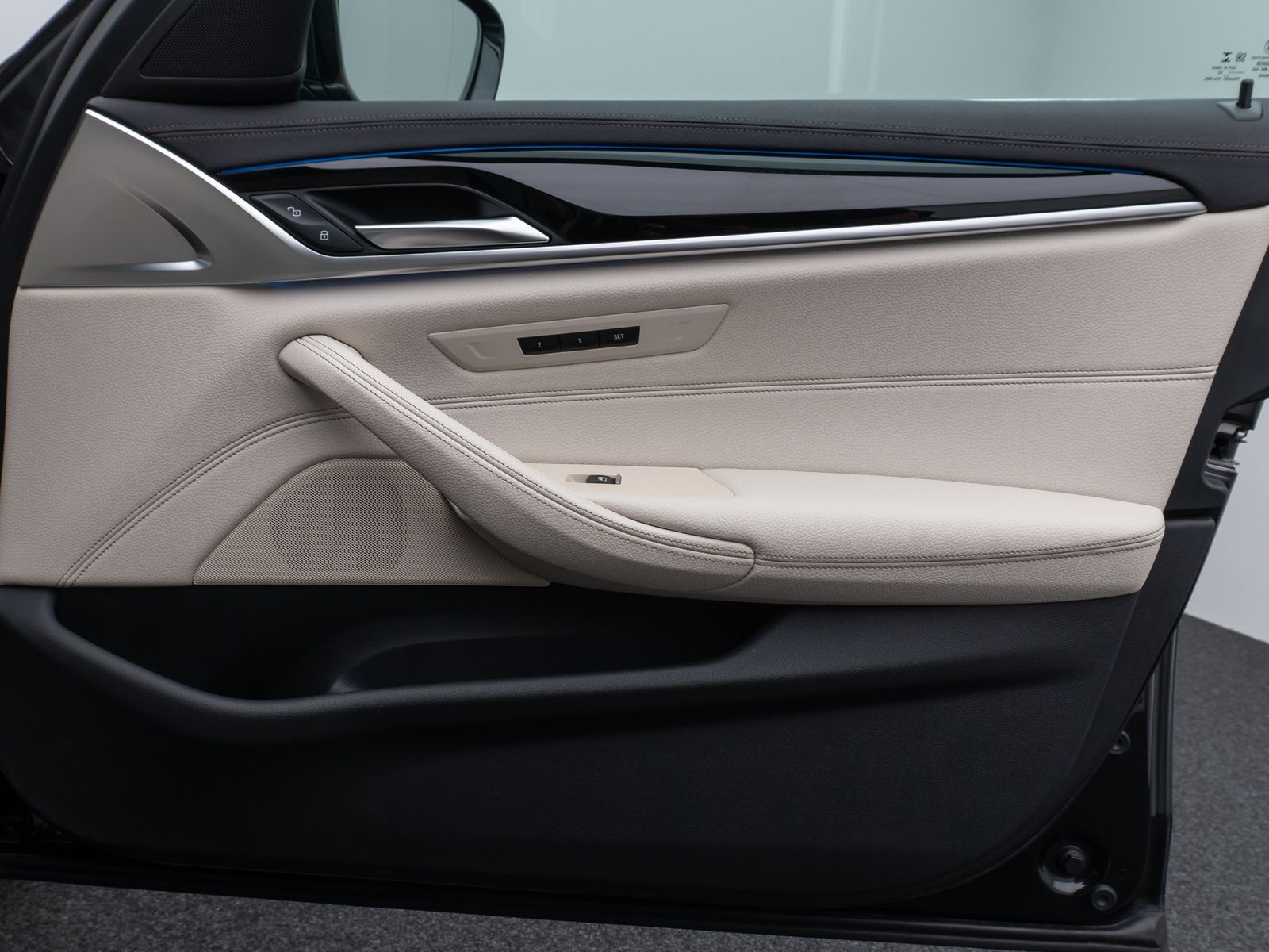 Fahrzeugabbildung BMW 530e xD Luxury Line KameraHUD DAB HiFi Komfort