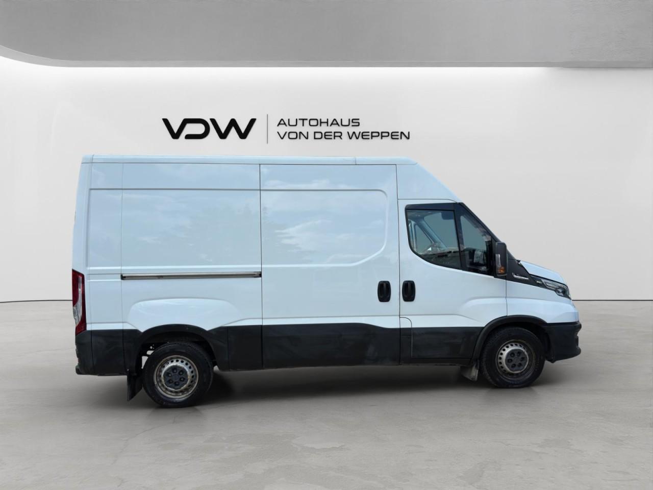 Iveco Daily Kasten 35 S16 Radstand 3520 mit AHK!!!!