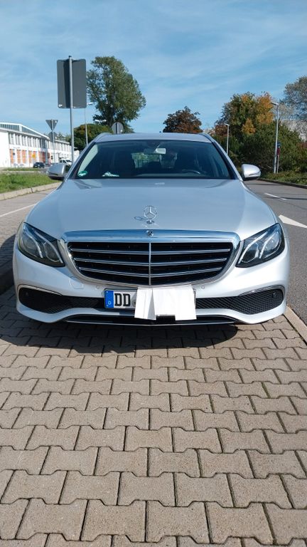 Image of Mercedes-Benz E 200