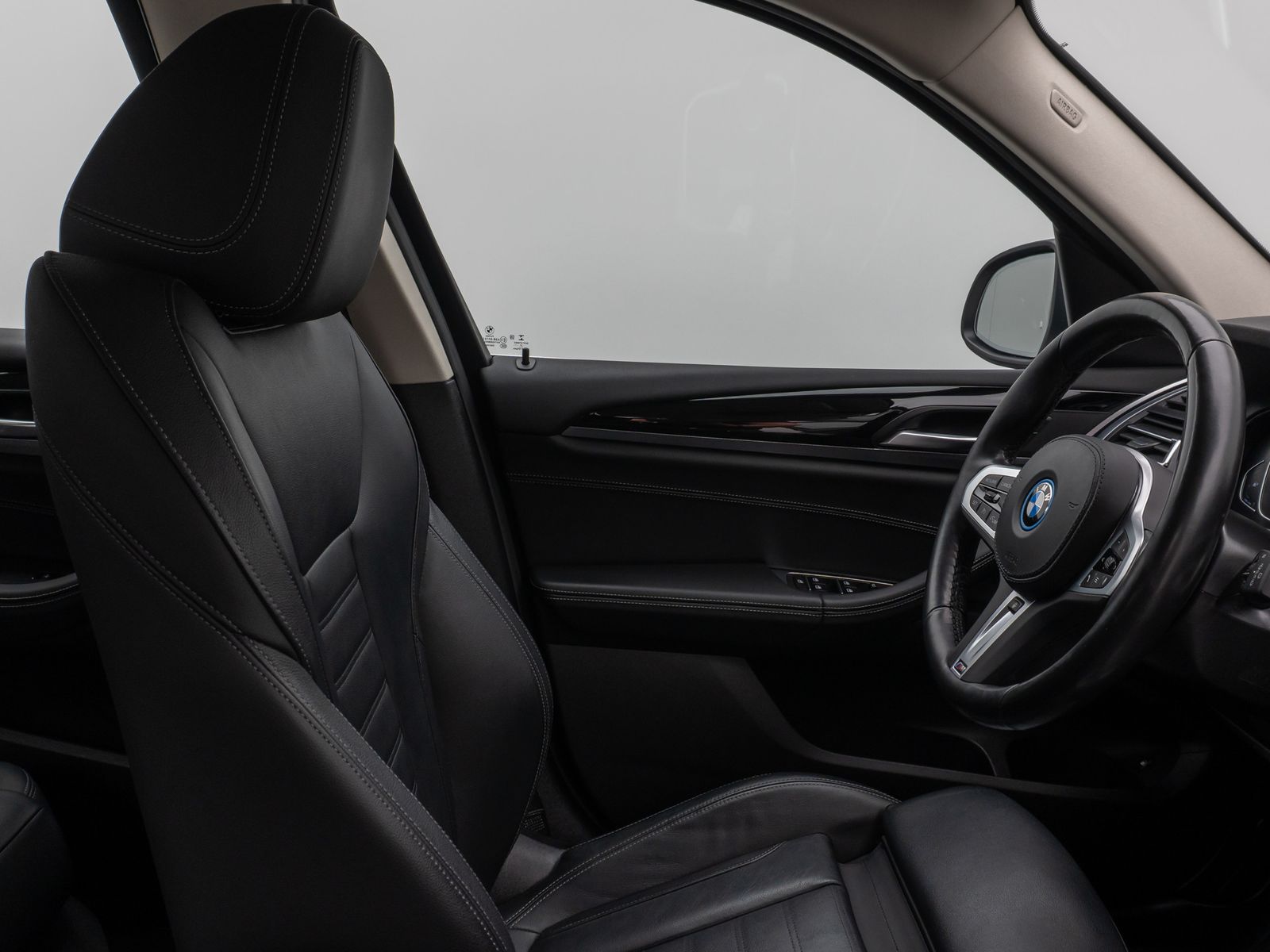 Fahrzeugabbildung BMW X3 xD30e Kamera HUD DAB Lenkrhzg Alarm AHK Sport