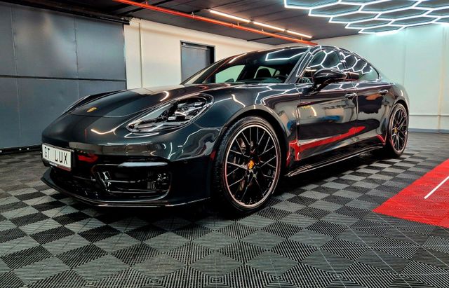 Porsche Panamera 4 E-Hybrid Platinum Edition