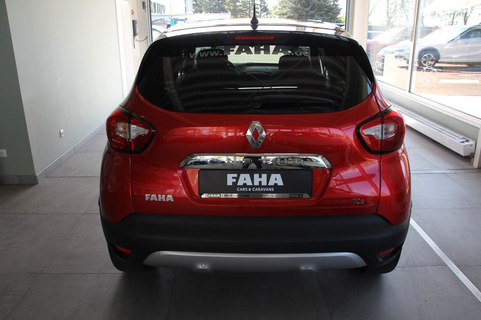 Fahrzeugabbildung Renault Captur Helly Hansen