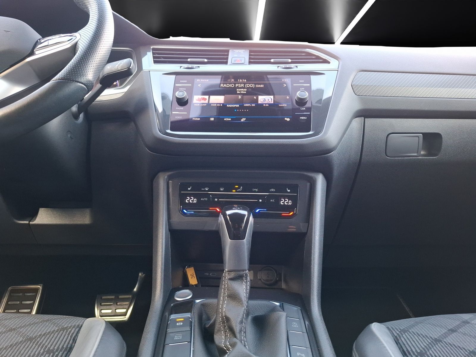 Fahrzeugabbildung Volkswagen Tiguan Allspace TSI R-Line DSG 4M Matrix Navi AI