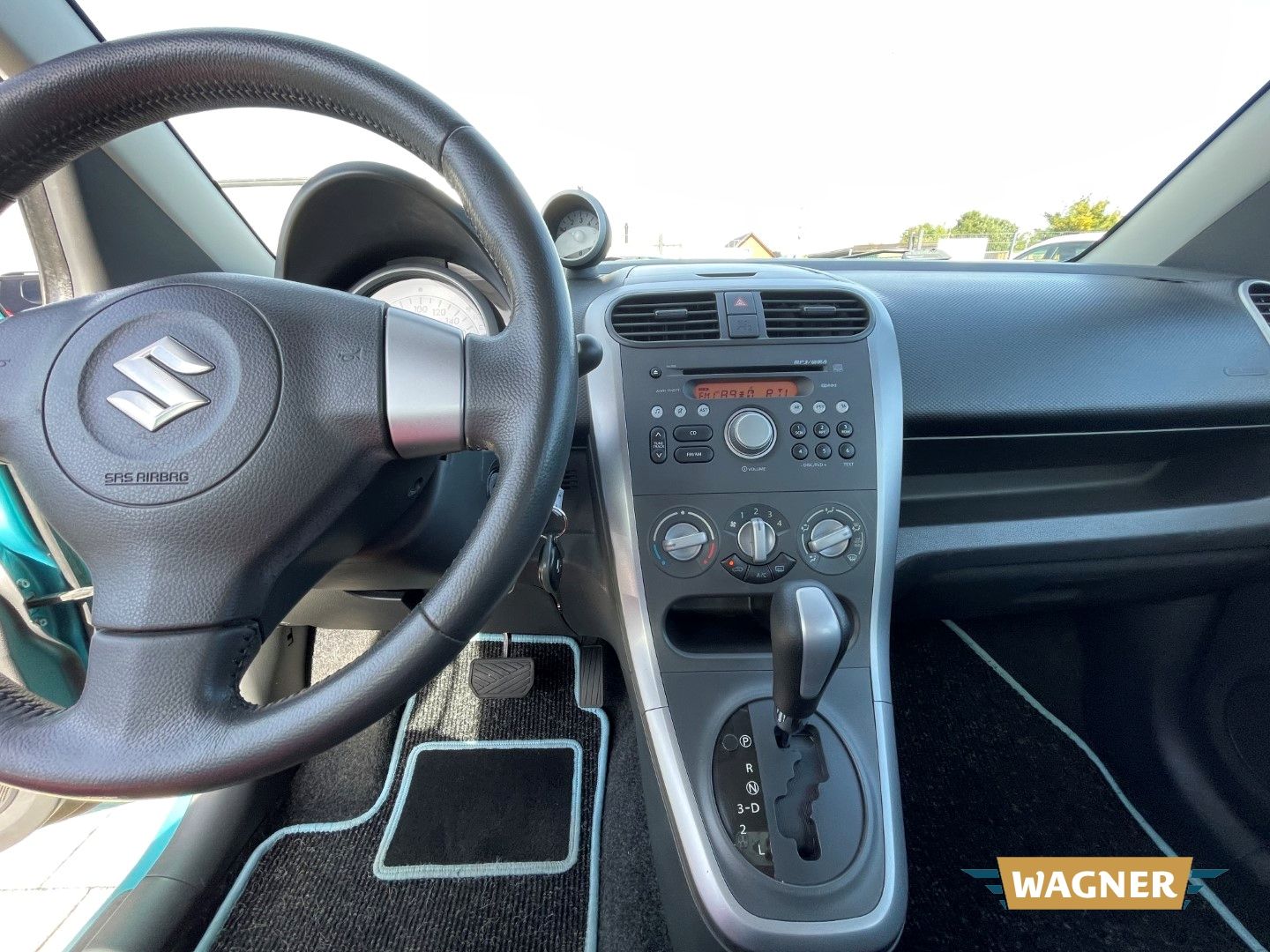Fahrzeugabbildung Suzuki Splash Club Automatik Sitzheizung Klimaanlage