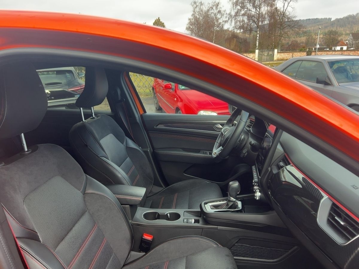 Fahrzeugabbildung Renault Arkana R.S. LINE TCe 140 EDC +WKR Alu