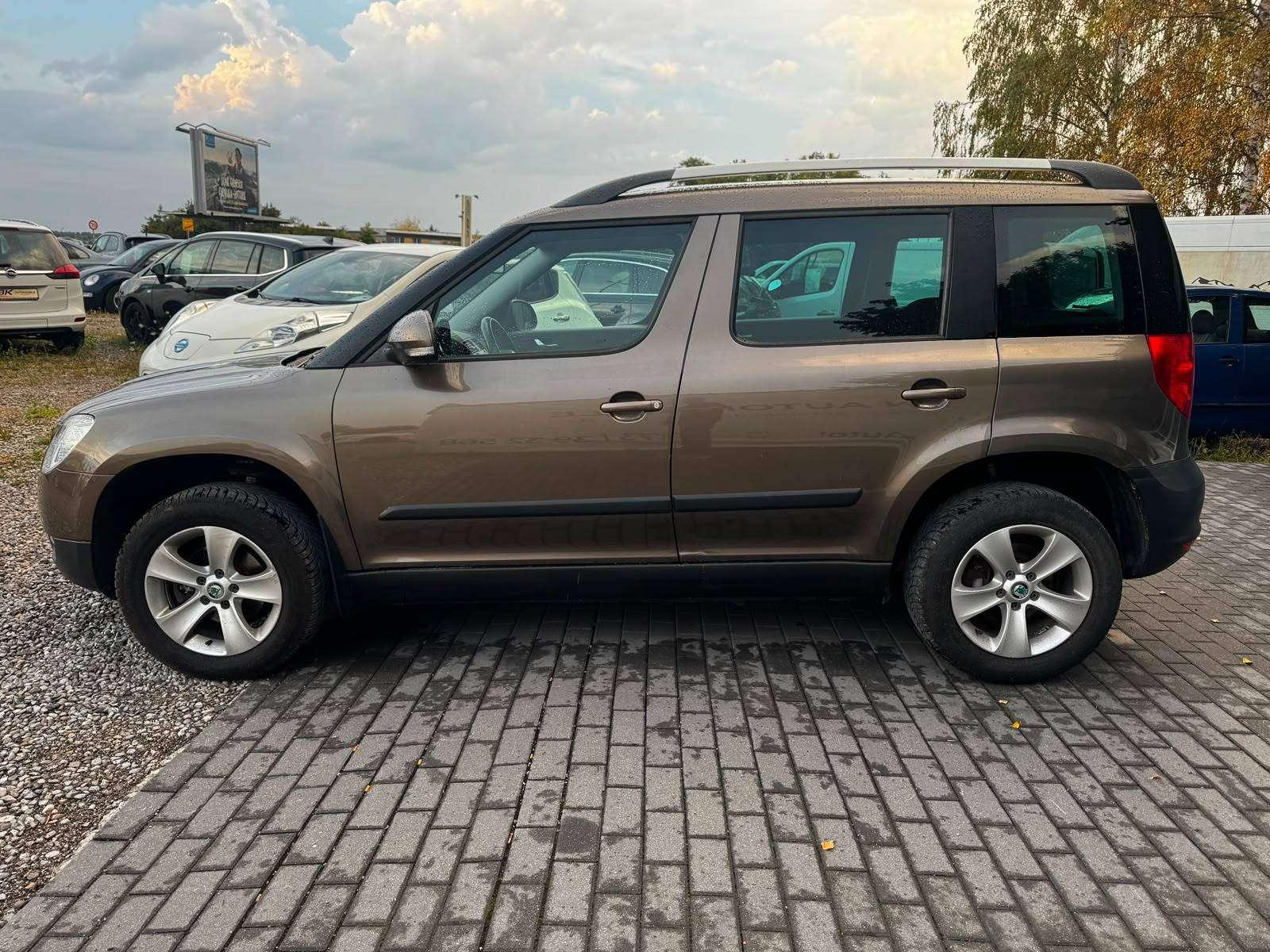 SKODA YETI 1.4 TSI 122ch AMBITION - CLIMATISATION AUTOMATIQUE - SIÈGES CHAUFFANTS - RADARS DE RECUL - RÉGULATEUR DE VITESSE